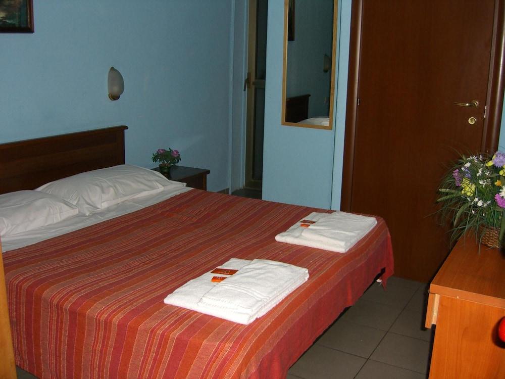 Hotel Mercurio Mailand Exterior foto